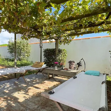 Charmante Avec Piscine Willa