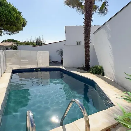 Charmante Avec Piscine Willa *