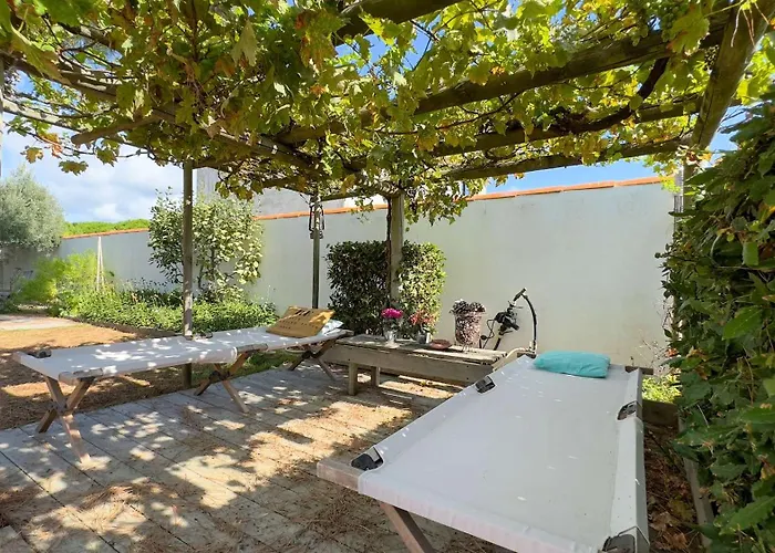 Charmante Avec Piscine Villa